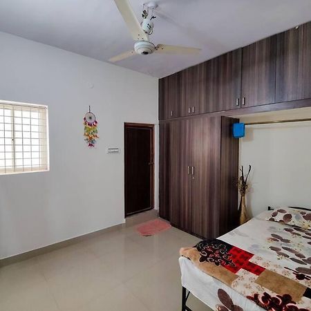 Comfy 2-Bedroom House In Sanjaynagar, Bengaluru 외부 사진