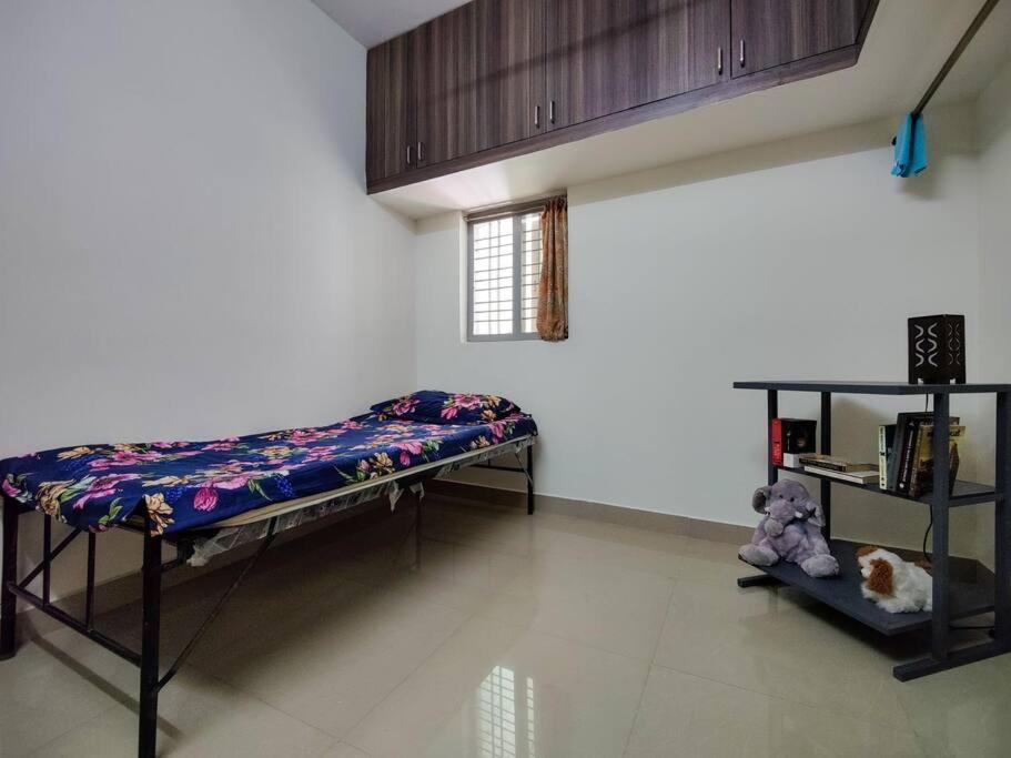 Comfy 2-Bedroom House In Sanjaynagar, Bengaluru 외부 사진